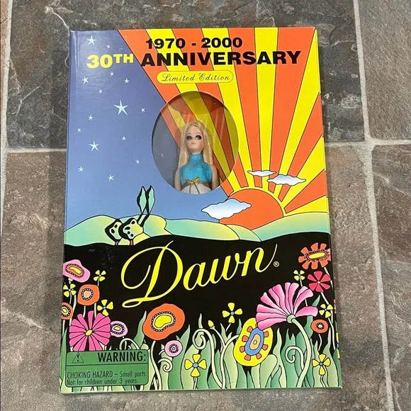 Dawn 30th Anniversary Limited Edition Doll - Picture 1 of 5